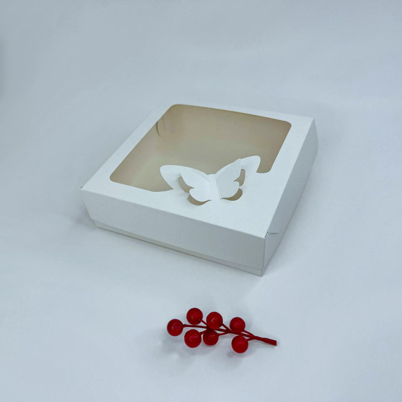 Коробка для зефіру, 200*200*60 мм, з вікном "метелик", біла, фото 1