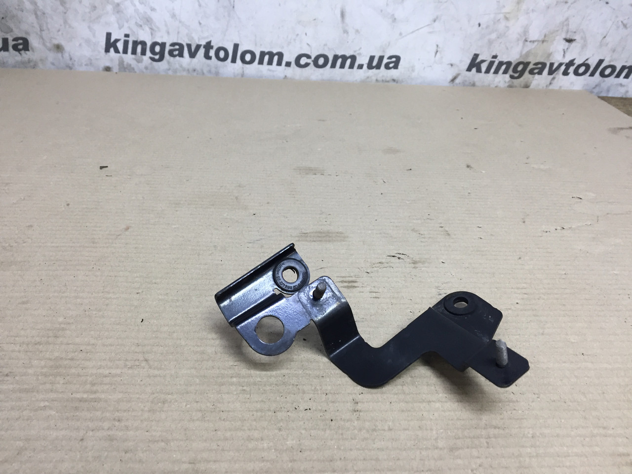 Кронштейн Porsche Cayenne 958 7P0815950, фото 1