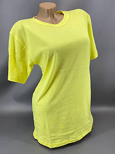 Стильна однотонна футболка приталеного пошиття  Розмір М(46-48) унісекс