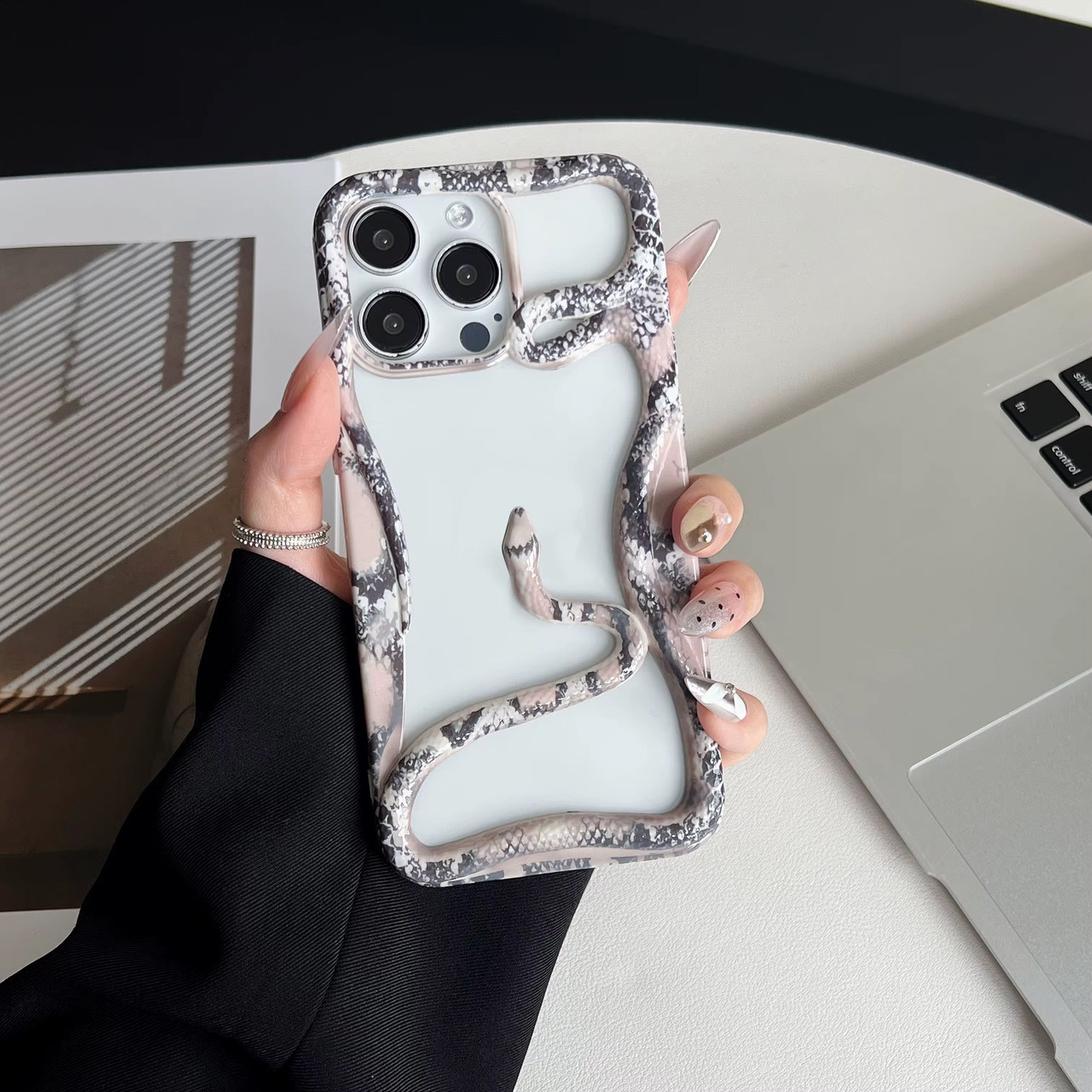 3D Case Snake для iPhone iPhone 13 Pro, Пудровий, фото 1