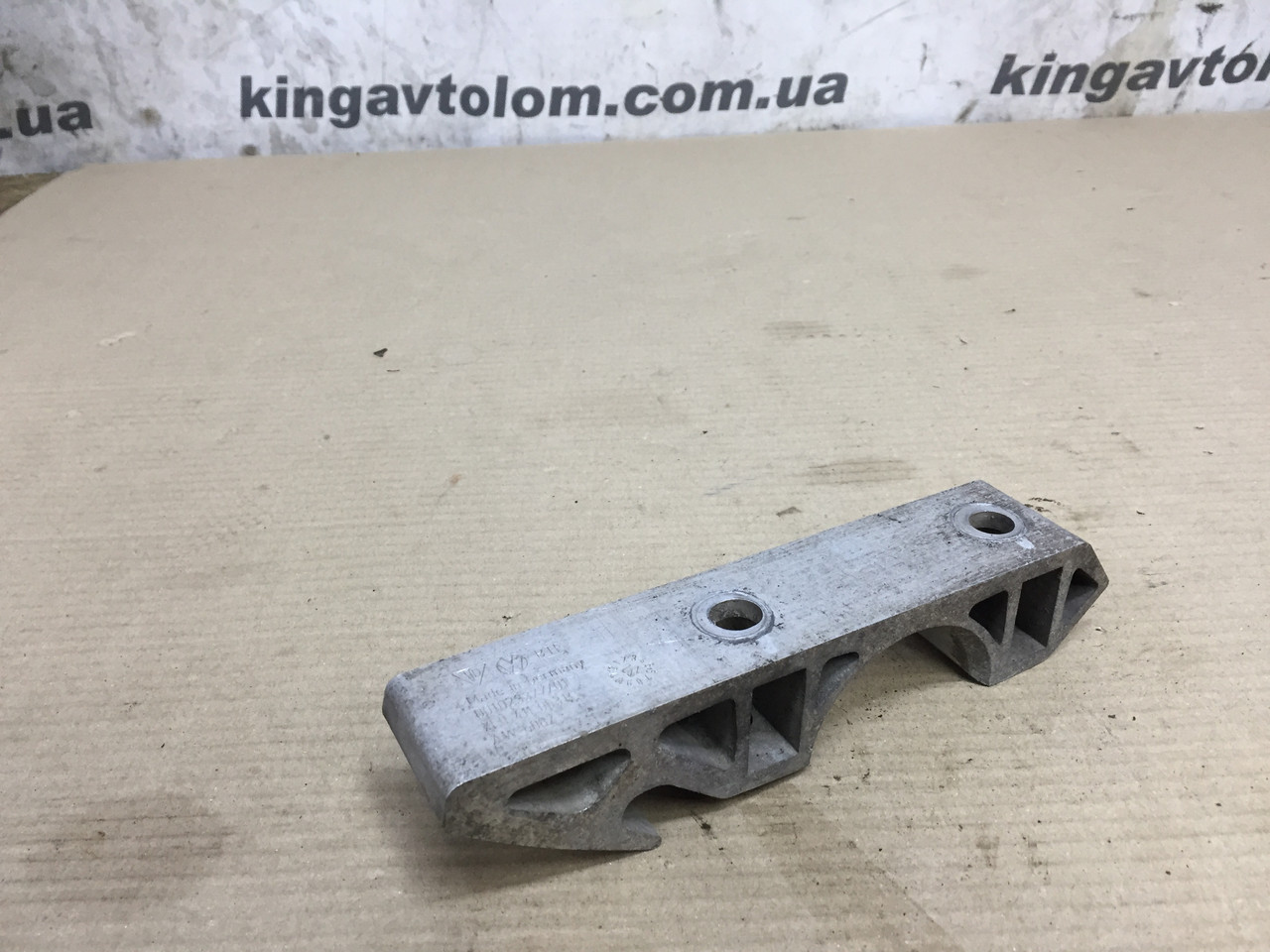 Кроншейн кріплення переднього стабілазатора Porsche Cayenne 958 7L0411063B, фото 1