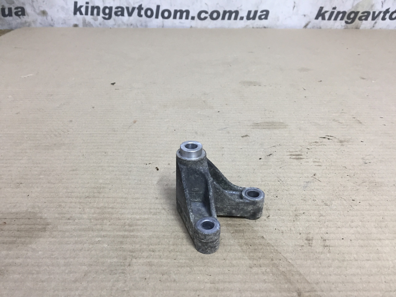 Кронштейн Porsche Cayenne 958 059145174C, фото 1