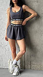 Літній спортивний костюм жіночий сірий — топ і шорти, модний жіночий костюмчик 42-44, фото 2