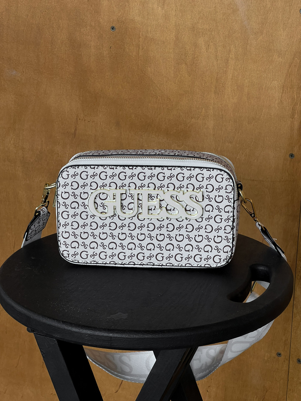 Сумка жіноча кремова на широкому ремені Guess big logo Гес крос-боді, фото 1