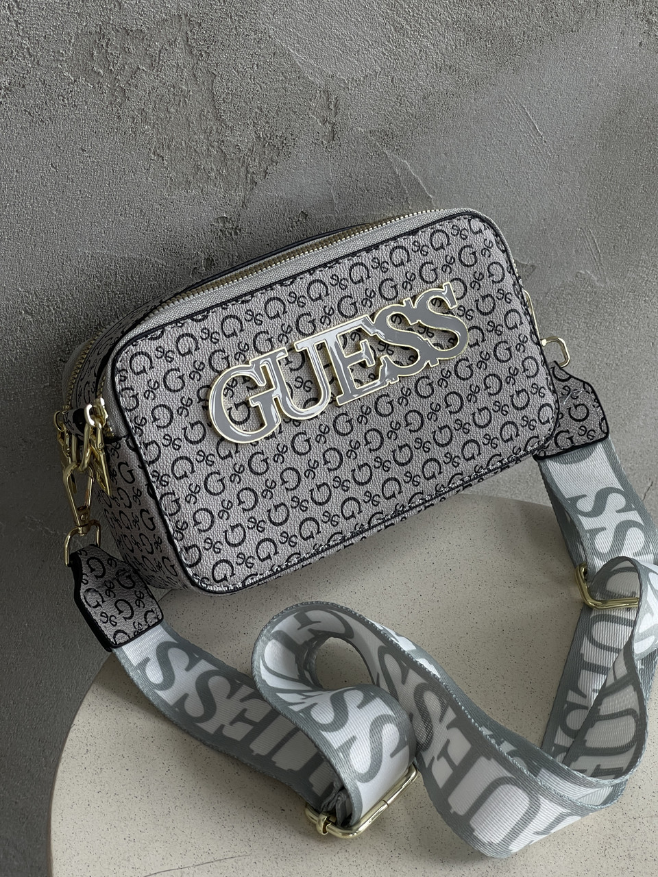 Сумка жіноча сіро-зелена на широкому ремені Guess big logo Гесс крос-боді, фото 1