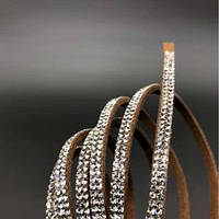 Шкіряні шнурки з камінчиками. Колір коричневий. 120см. 5мм / Шкіряні шнурки з камінчиками. Колір коричневий. 120см. 5мм