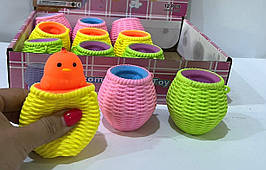 Іграшка "Антистрес - Виплигує курча"