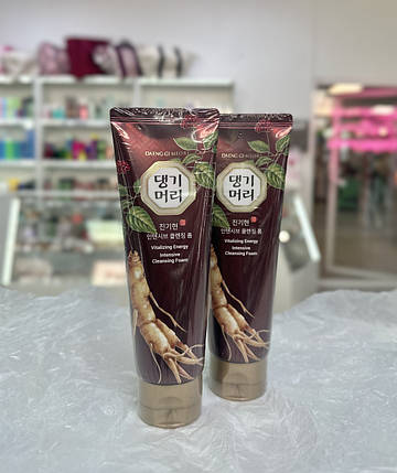 Пінка для обличчя з екстрактом червоного женьшеню Daeng Gi Meo Ri Vitalizing Energy Intensive Cleansing Foam 120мл, фото 1