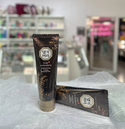 Пінка для обличчя з екстрактом насіння бусенника Daeng Gi Meo Ri Vitalizing Energy Purifying Cleansing Foam 120мл, фото 2