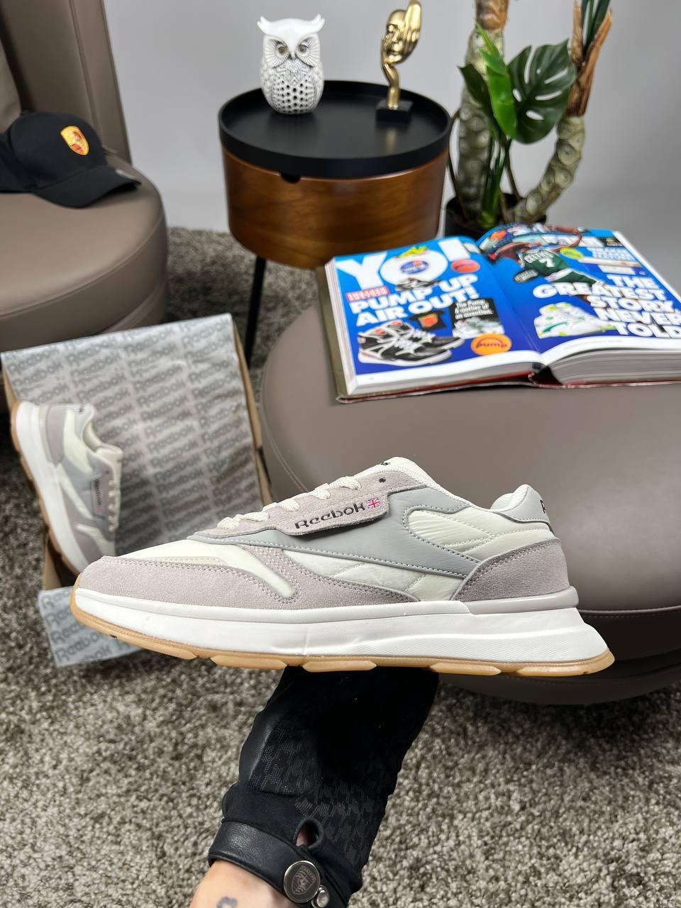 Чоловічі кросівки замша текстиль Reebok Classic Light Grey White, кеди Рибок замшеві сірі. Чоловіче взуття, фото 1