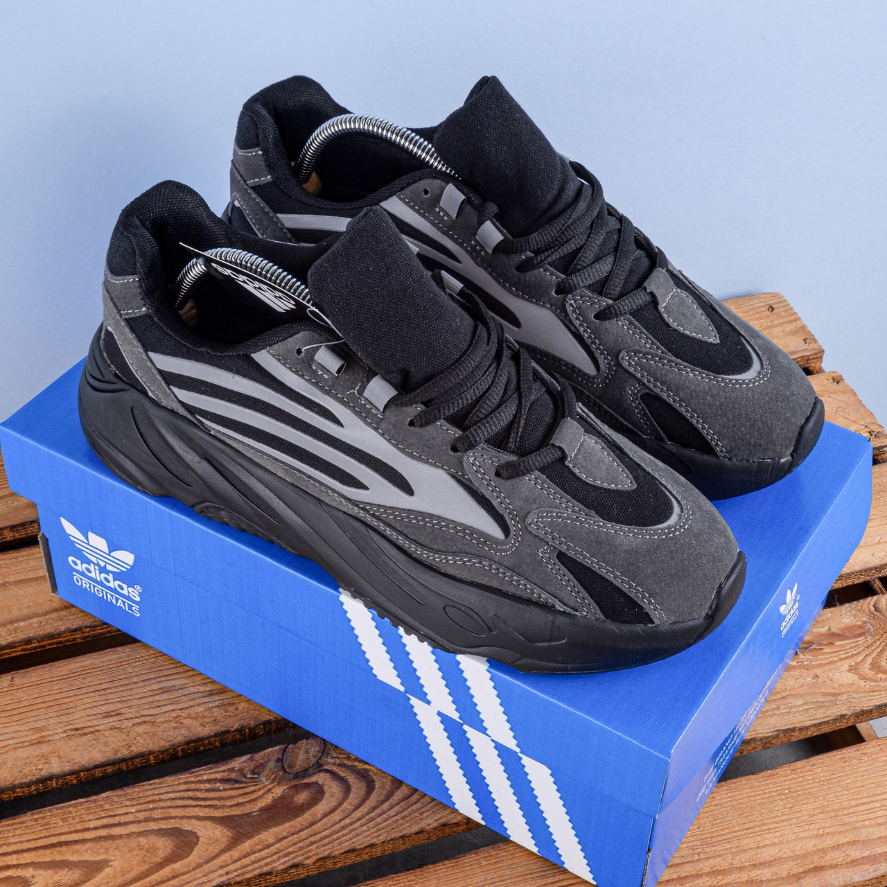 Чоловічі Кросівки Adidas Yeezy boost 700 чорні з сірим, фото 1