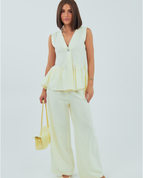 Класичний жіночий костюм з жилеткою і брюками з оборками лимонний літній брючний костюм розмір S, фото 1