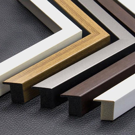 Пластиковий багет для рам DM2042