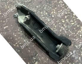 Нога кріплення з подушкою двигун Deutz 2011