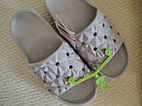 Crocs Classic Geometric шльопанці жіночі сірі крокс., фото 6