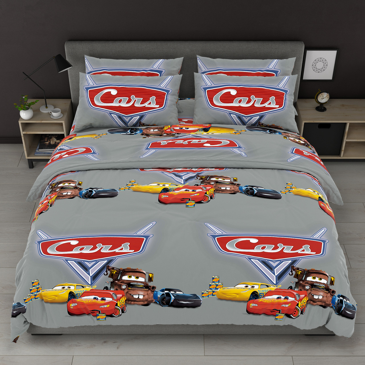 Простирадло 150х220 (Бязь) | Полуторне простирадло від виробника "Королева Ночі" | Тачки, Блискавка Маквін на сірому, фото 1