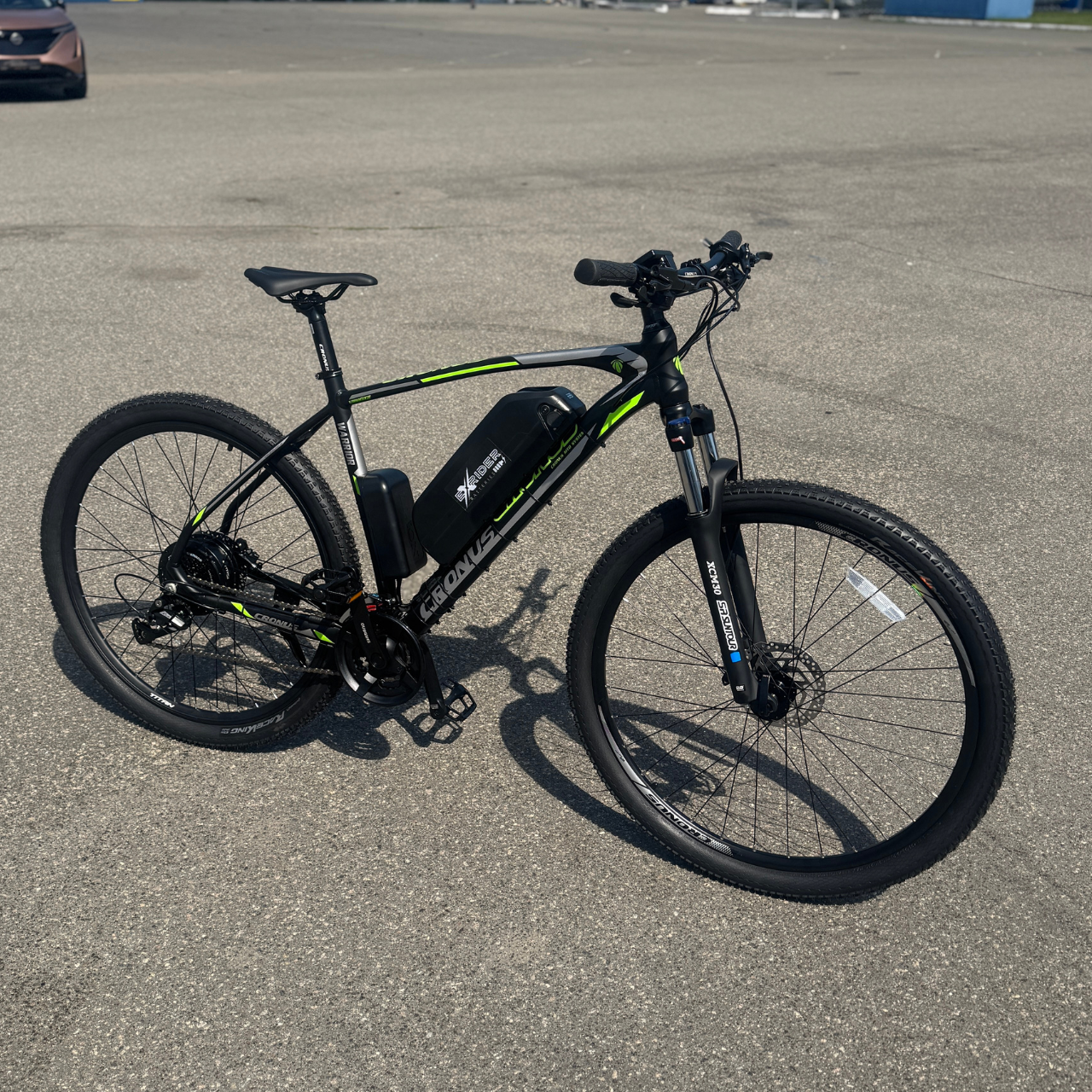 Велосипед з Е-комплектом CRONUS 29" Warrior 2025 Рама 21" black-lightgreen 500w 48В 10ah з дисплеєм LCD