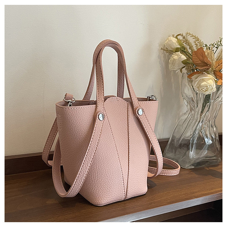 Жіноча сумка — гарна якість, базовий стильна сумка для через плече Ручні сумки — клатч ОПТ, фото 1