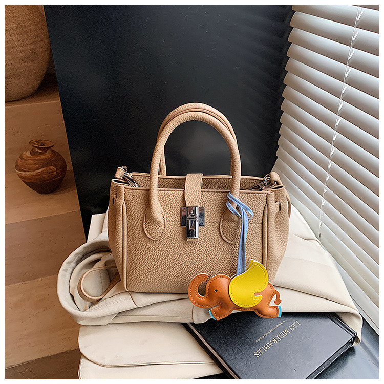 Жіноча сумка — гарна якість, базовий стильна сумка для через плече Ручні сумки — клатч ОПТ, фото 1