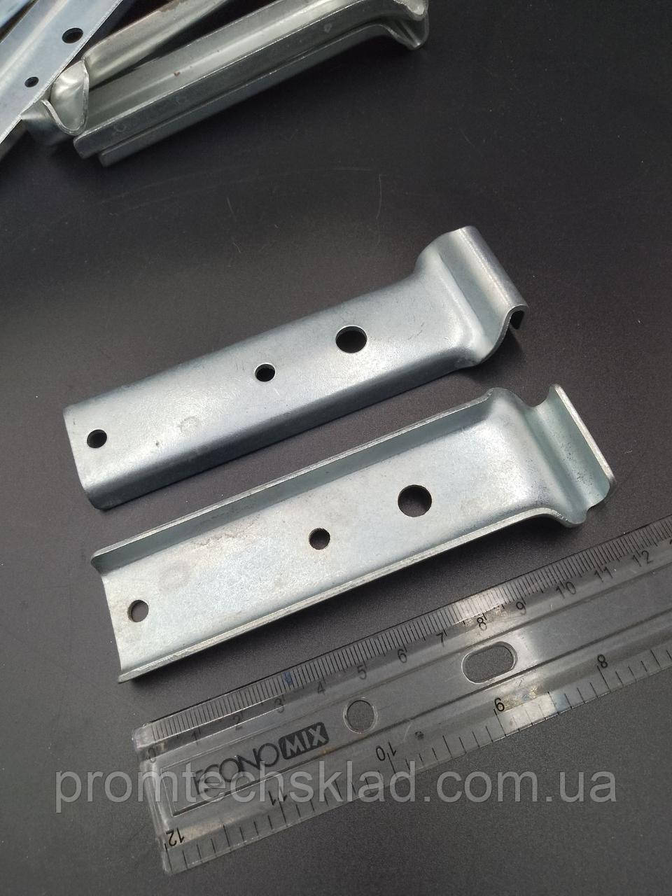 Гачок до бортового замка