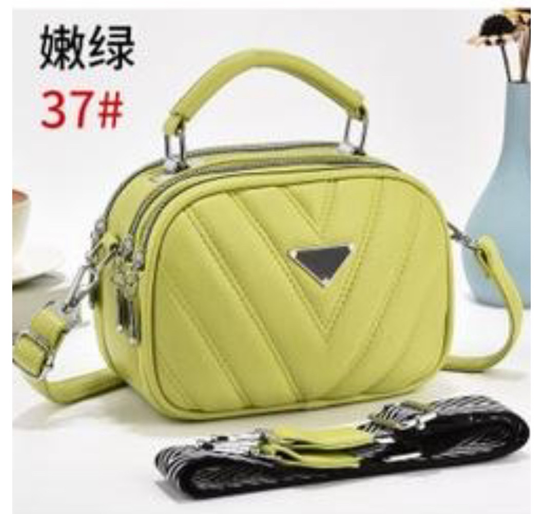 Сумочка жіноча зелена крос-боді стьобана 20*14 см на три відділення зі штучної шкіри Liza, фото 1