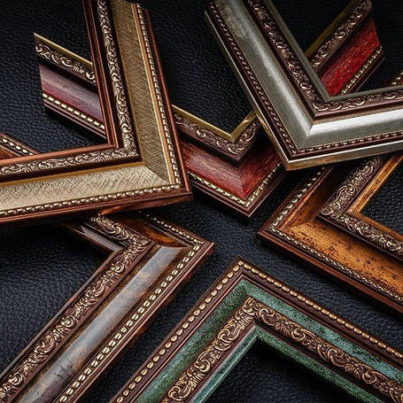 Пластиковий багет для рам 183F