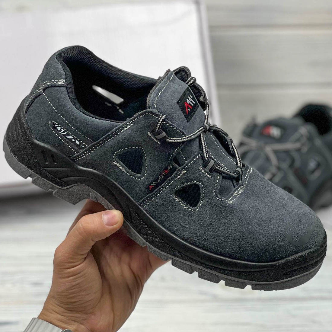 Сандалі шкіряні робочі босоніжки з металевим підноском, спецвзуття робоче захисне чоловіче, польша