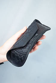 Футляр для окулярів шкіряний чорний з орнаментом Сонечко | очешник шкіра