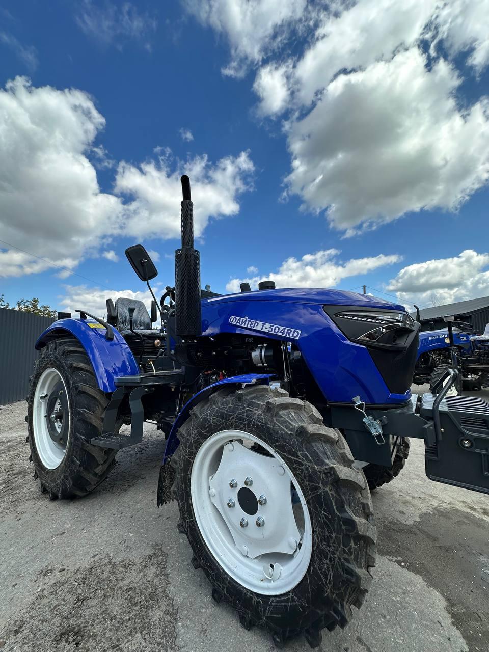 Мінітрактор Файтер RD - 504 - LUX - 50 к.с Доставка,Реверс ,примусова гідравліка, рівна підлога .