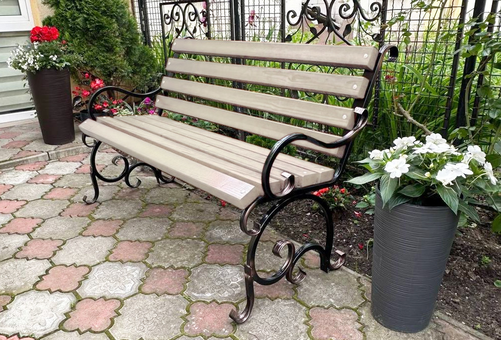 Лавка садова кована Tobi Sho Дольче з підлокітниками для дачі, тераси 150 см колір слонова кістка, фото 1