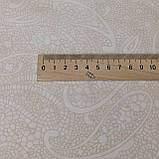 Плащова тканина лаке з флоковим принтом бежева, фото 4