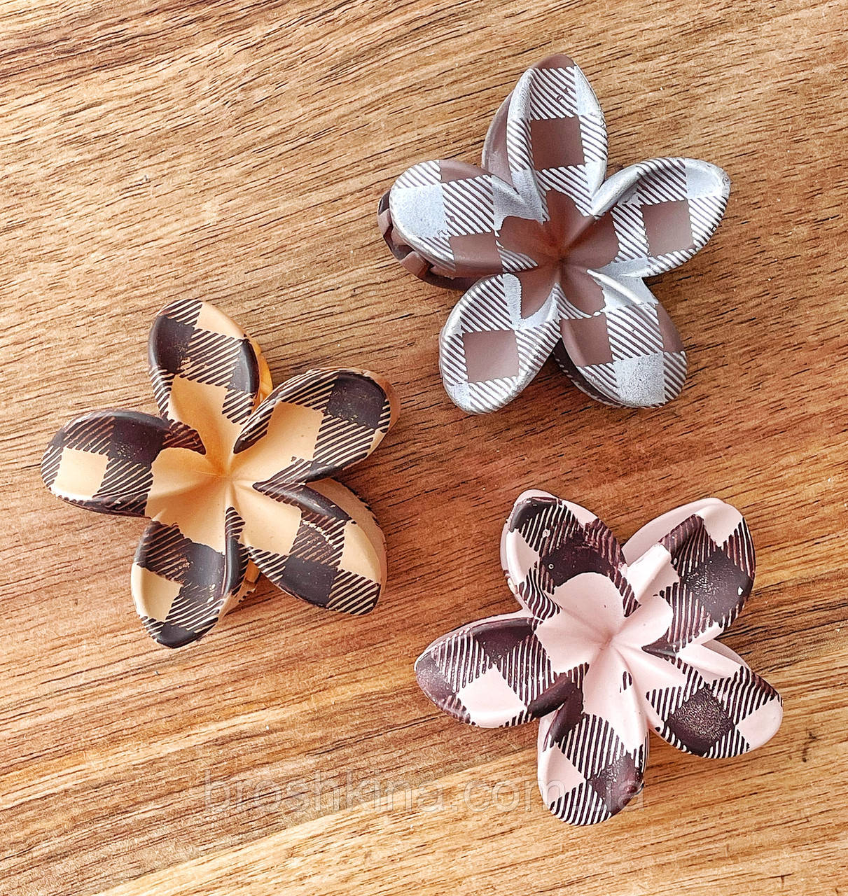 Краби для волосся пластикові оптом 5,5*5,5 см 12 шт/уп  ГАВАЙСЬКА КВІТКА МАТОВА, фото 1