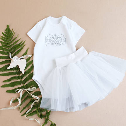 Святковий білий комплект для дівчинки з боді з янголятами та фатиновою спідничкою 62 68 74 80 86 92, фото 1