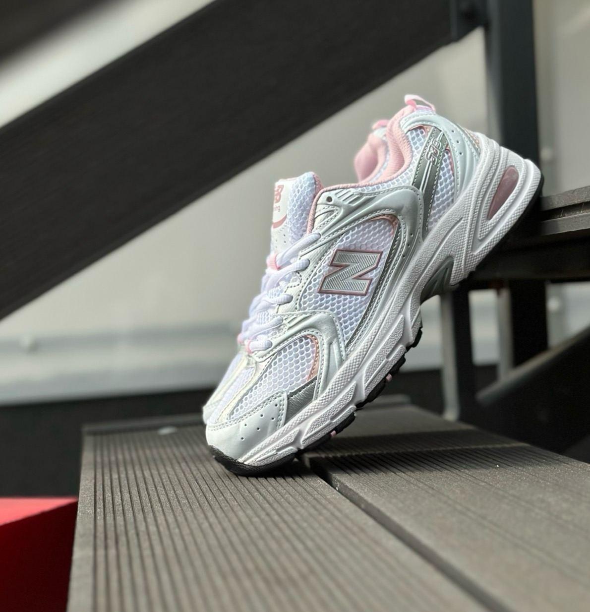 Жіночі кросівки New balance 530 white silver pink Нью Беленс 530 Білі з рожевим сітка весна літо