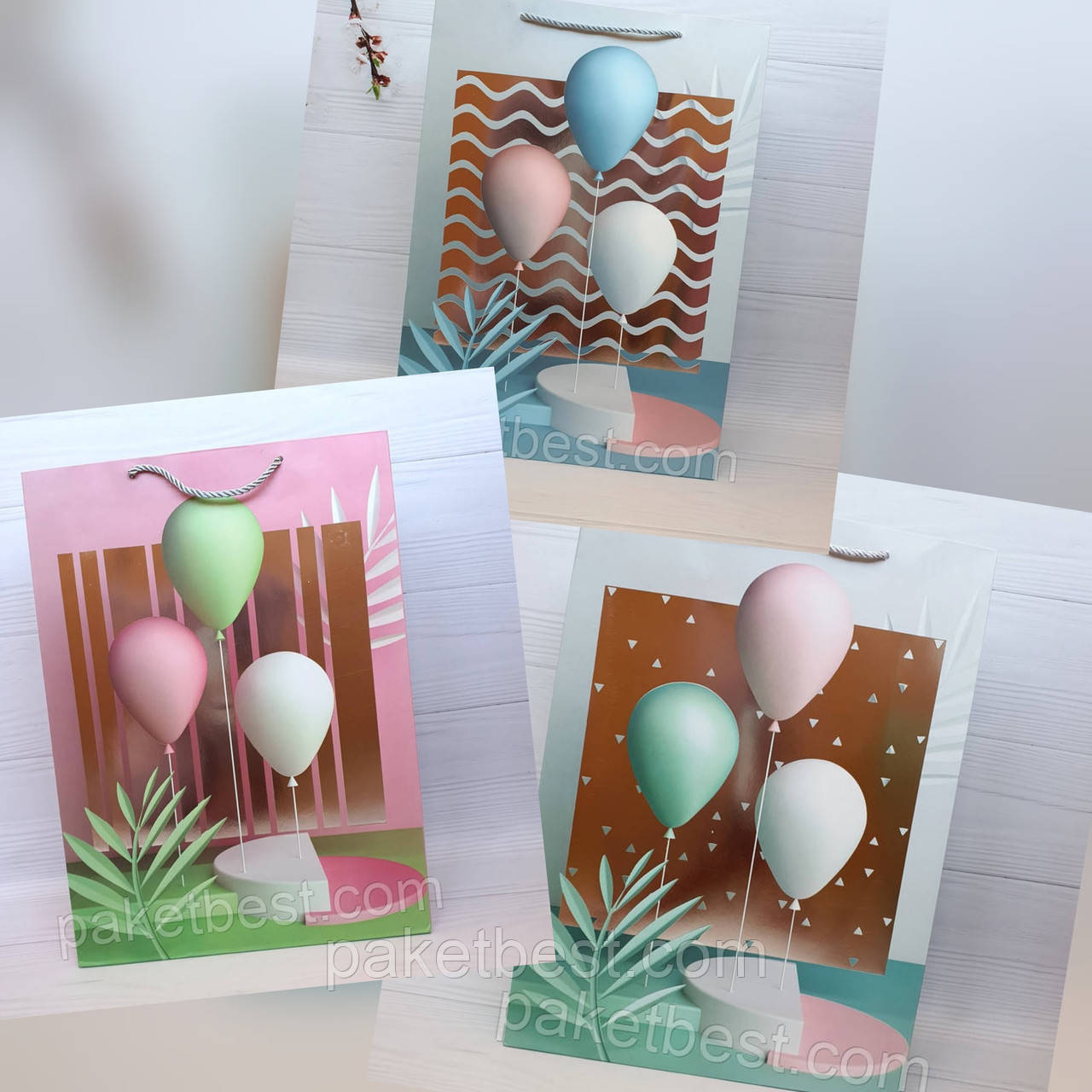 Пакет подарунковий МІКС - 3 малюнки(31х42х12)