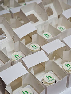 Капкейки Корпоративні з логотипом компанії в індивідуальному пакуванні