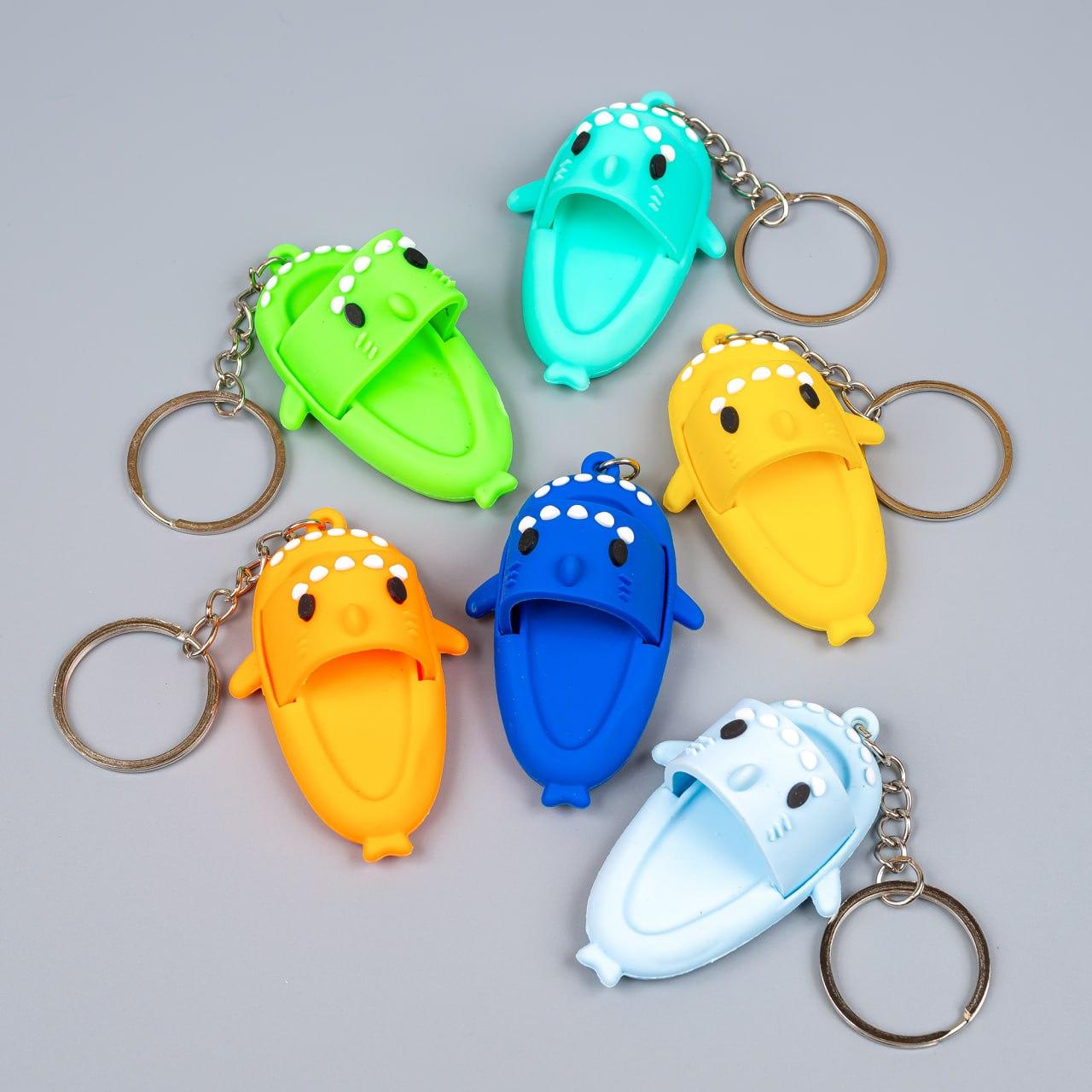 Гумові брелоки Лапті акулята для ключів, 12 шт упаковка, фото 1