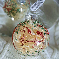 Новорічна ялинкова куля, символ року 85 мм "Кінь у лісі"