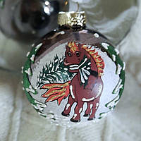 Новорічна ялинкова куля, символ року 85 мм "Кінь з ялинкою"