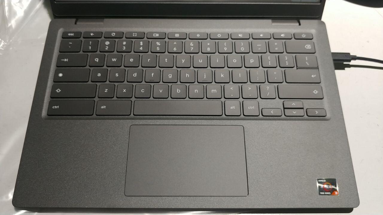 Б/в Ультрабук Dell Latitude 3445 14" 1920x1080| Ryzen 3 7320C| 8 GB RAM| 256 GB SSD| Radeon 610M