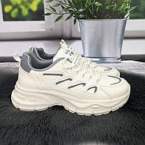 Кросівки жіночі Ouqidageni молочні із сірим на об'ємній підошві демісезонні 8037, фото 4