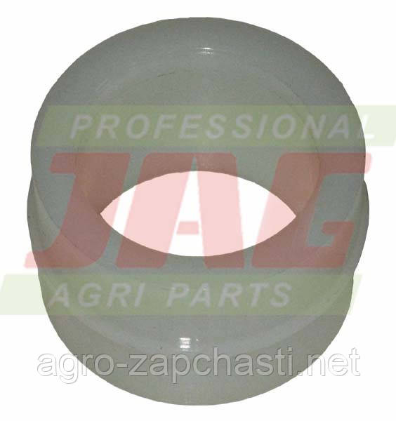 Втулка 80333966 жатки комбайна New Holland, 28х38х26мм