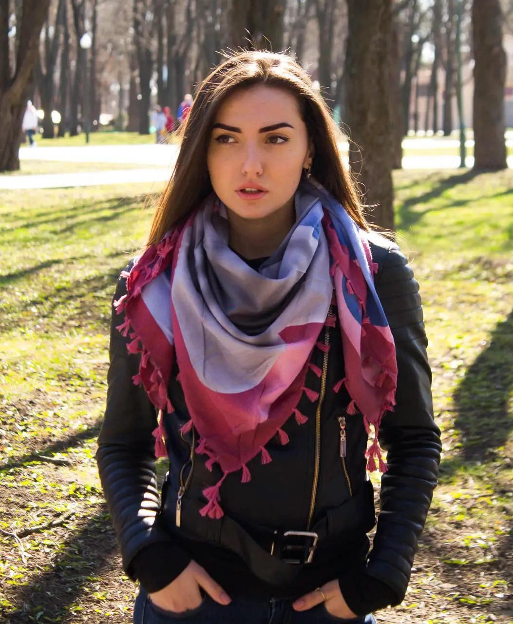 Хустка легка весняна осіння з китицями Бохо, фото 1