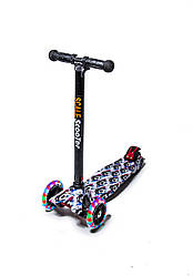 Дитячий самокат MAXI М'ячі світні колеса