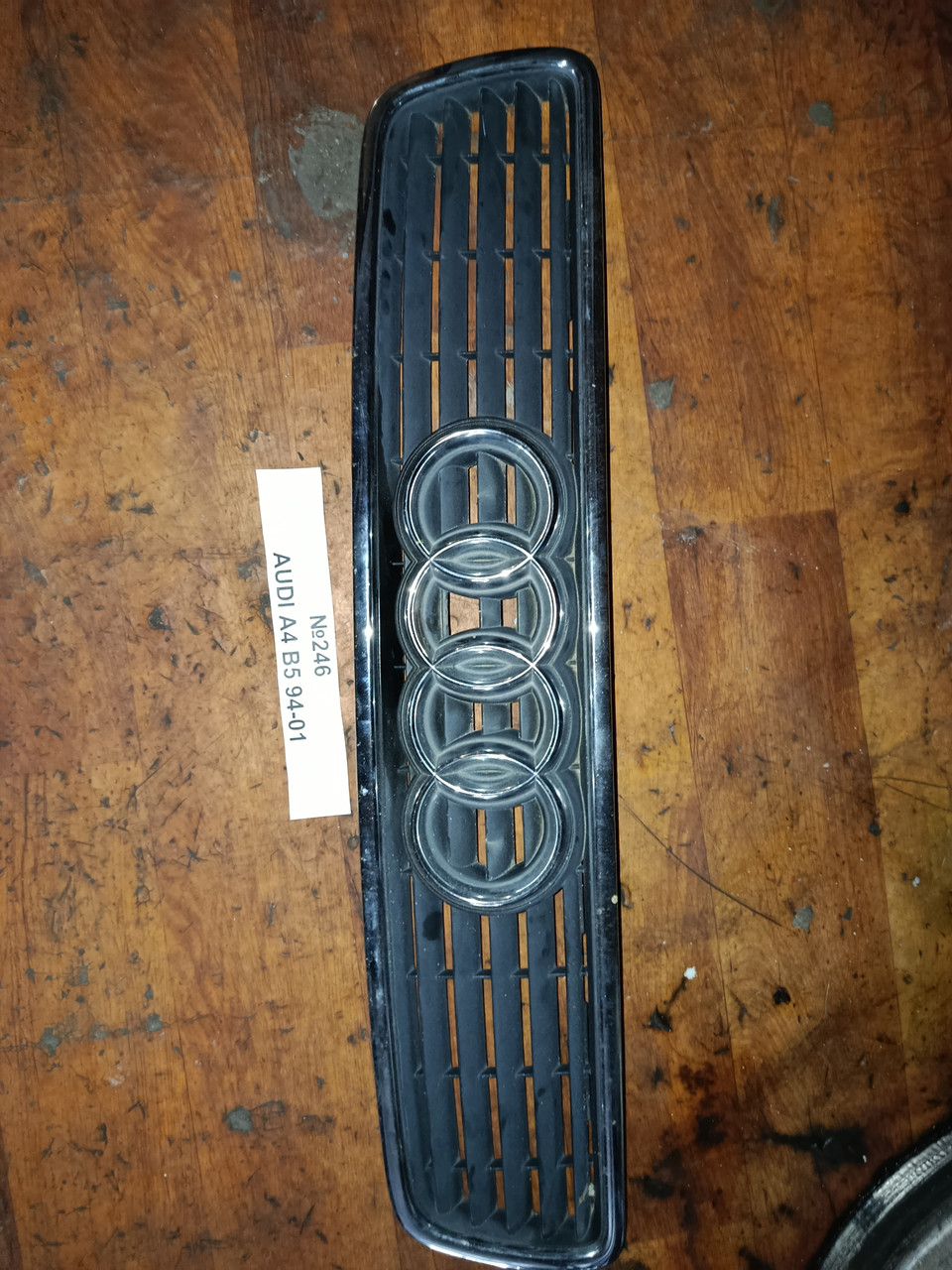 №246 Решітка радіатора для Audi A4 B5 94-01, фото 1