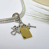 Браслет із металевого ланцюжка, прикрашений стильними підвісками хрестиком, ангелом та книгою, фото 2