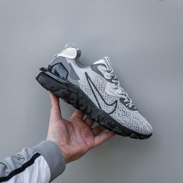 react vision grey black