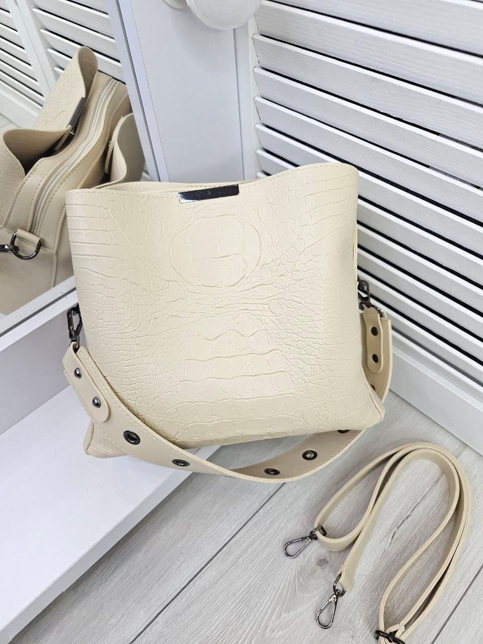 Жіноча сумка через плече стильна кроссбоді сумочка бежева екошкіра рептилія