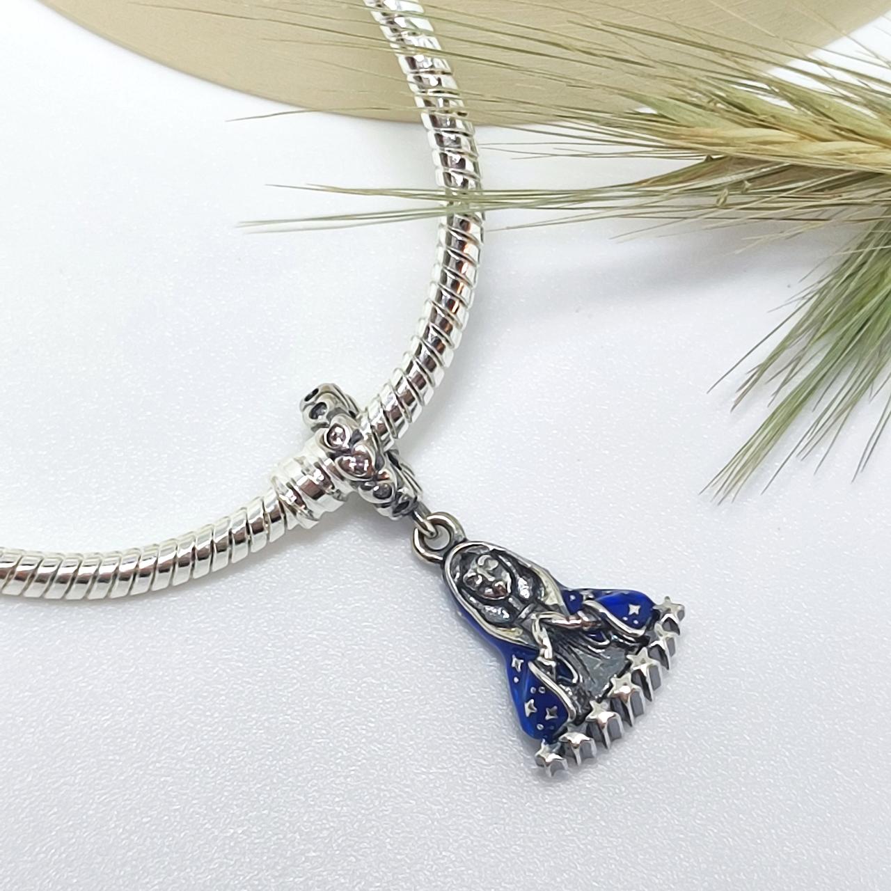 Елегантний браслет із металевого ланцюжка, прикрашений підвіскою Богородиці, фото 1