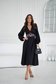 Коктейльне плаття міді з вишивкою